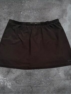 nike black tennis skort size M athleisure clean girl pilates basic